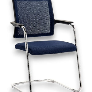 Interstuhl Joyce JC502 – Bezoekersstoel met Swingframe, Era Stoffering en Netbespannen Rug